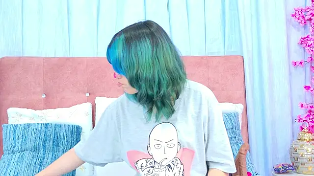 Snapshot of AlliciaKim chatting on October 31, 2025, 7:21 pm AlliciaKim online show from October 31, 2025, 7:21 pm