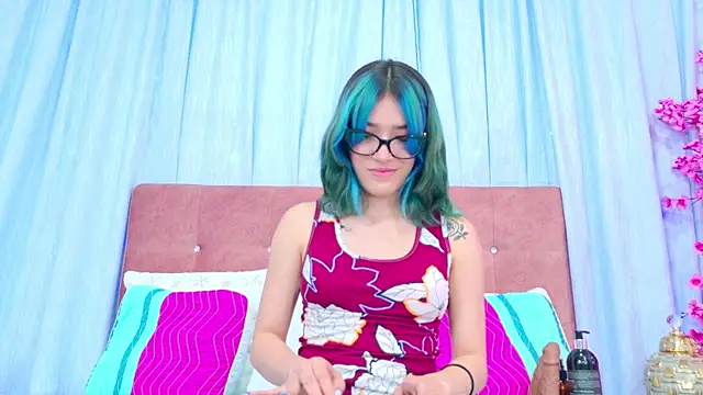 Snapshot of AlliciaKim chatting on November 12, 2025, 7:18 pm AlliciaKim online show from November 12, 2025, 7:18 pm