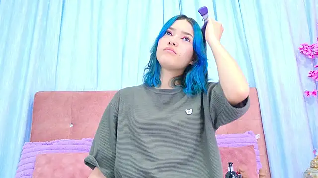 Snapshot of AlliciaKim chatting on November 28, 2025, 7:14 pm AlliciaKim online show from November 28, 2025, 7:14 pm