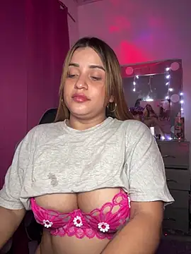 perlita05 online show from February 12, 2026, 1:49 am