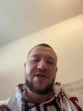 Snapshot of klydick chatting on December 24, 2024, 10:44 am klydick online show from December 24, 2024, 10:44 am