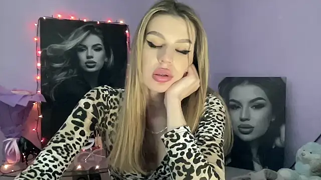 Snapshot of Your_Jessy chatting on February 14, 2025, 8:37 pm Your Jessy online show from February 14, 2025, 8:37 pm