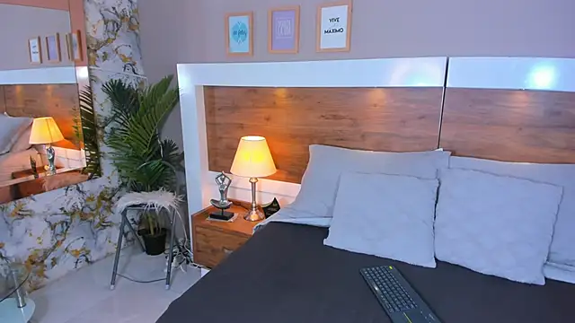 Snapshot of EmaBakker chatting on March 2, 2026, 10:55 am EmaBakker online show from March 2, 2026, 10:55 am