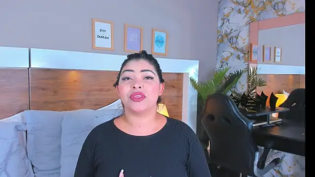 EmaBakker online show from April 7, 2026, 11:45 am