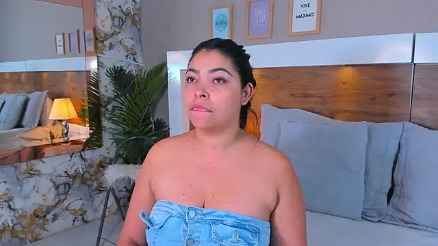 Snapshot of EmaBakker chatting on March 3, 2026, 6:09 am EmaBakker online show from March 3, 2026, 6:09 am