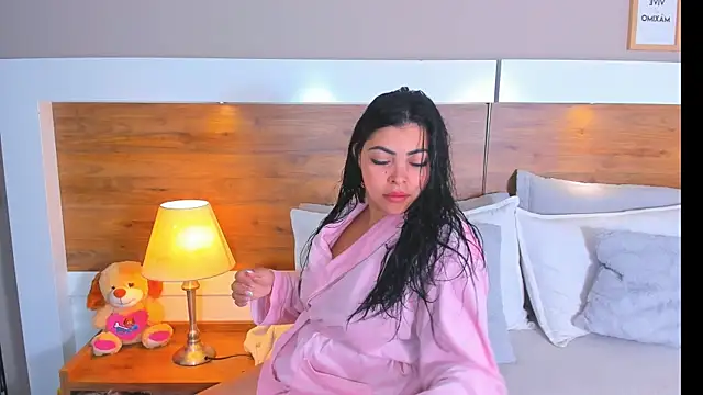 EmaBakker online show from April 14, 2026, 10:09 am