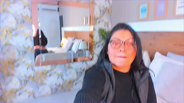 Snapshot of EmaBakker chatting on January 15, 2026, 11:24 am EmaBakker online show from January 15, 2026, 11:24 am