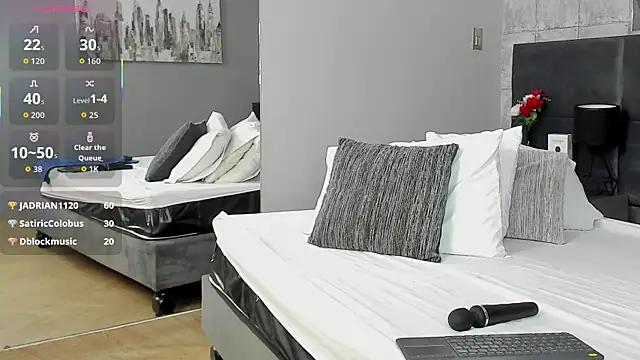 Snapshot of Lana-Gross chatting on October 22, 2025, 3:33 pm Lana-Gross online show from October 22, 2025, 3:33 pm