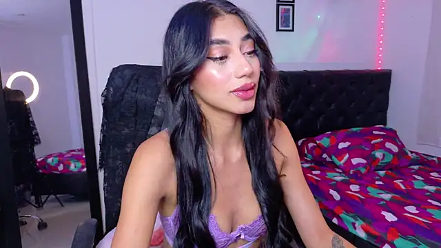 Snapshot of JulietaCheerr chatting on November 4, 2025, 1:42 am JulietaCheerr online show from November 4, 2025, 1:42 am