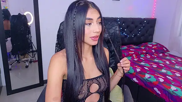 Snapshot of JulietaCheerr chatting on December 5, 2025, 2:04 pm JulietaCheerr online show from December 5, 2025, 2:04 pm