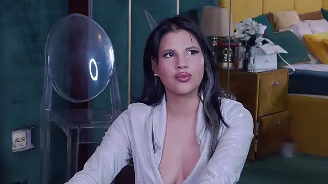 Snapshot of GiuliaHarvey chatting on November 29, 2025, 10:10 pm GiuliaHarvey online show from November 29, 2025, 10:10 pm