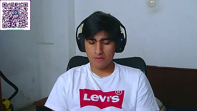 Snapshot of CzarPM chatting on December 15, 2025, 7:41 pm CzarPM online show from December 15, 2025, 7:41 pm