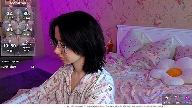 Snapshot of Nora_Failure chatting on April 10, 2026, 12:23 pm Nora Failure online show from April 10, 2026, 12:23 pm