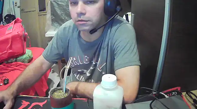 Snapshot of Lolosalvage83 chatting on March 3, 2025, 2:28 pm Lolosalvage83 online show from March 3, 2025, 2:28 pm