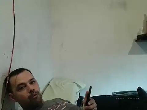 Snapshot of Lolosalvage83 chatting on January 18, 2025, 8:30 pm Lolosalvage83 online show from January 18, 2025, 8:30 pm