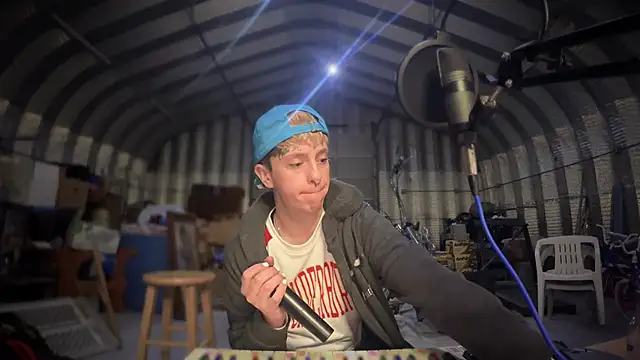 Snapshot of twentywithafelonyy chatting on March 14, 2025, 8:53 am twentywithafelonyy online show from March 14, 2025, 8:53 am