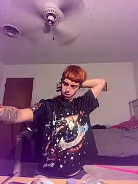 Snapshot of twentywithafelonyy chatting on October 13, 2025, 6:15 am twentywithafelonyy online show from October 13, 2025, 6:15 am