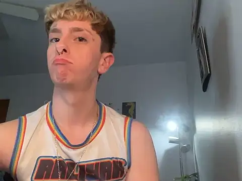 Snapshot of twentywithafelonyy chatting on March 3, 2025, 5:37 am twentywithafelonyy online show from March 3, 2025, 5:37 am