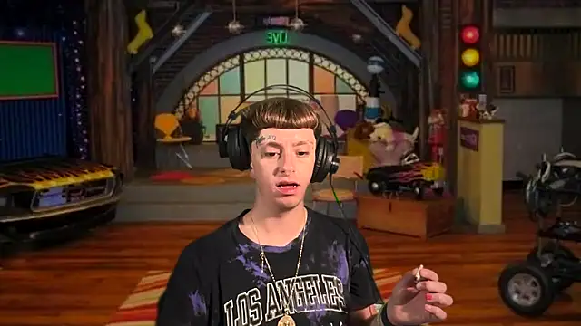 Snapshot of twentywithafelonyy chatting on September 22, 2025, 1:11 am twentywithafelonyy online show from September 22, 2025, 1:11 am