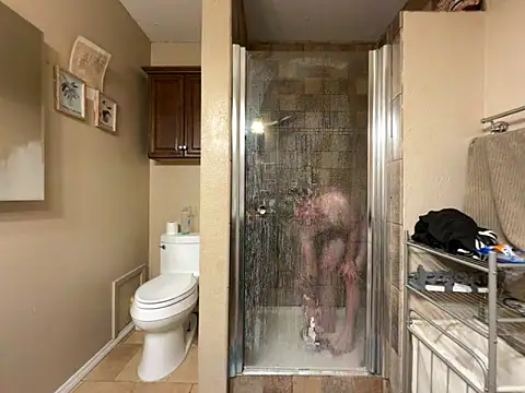 twentywithafelonyy online show from December 14, 2025, 6:52 am