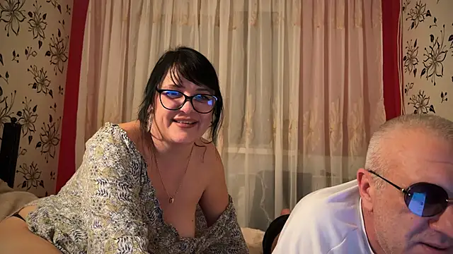 Snapshot of StellarTeam chatting on February 2, 2025, 8:19 pm StellarTeam online show from February 2, 2025, 8:19 pm