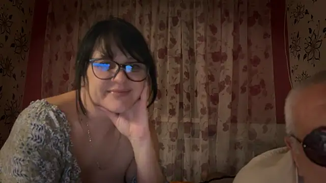 Snapshot of StellarTeam chatting on November 13, 2025, 6:56 pm StellarTeam online show from November 13, 2025, 6:56 pm