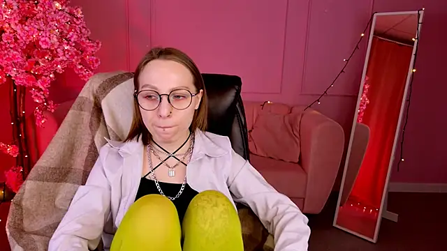 AphexQueen online show from March 10, 2025, 3:20 pm