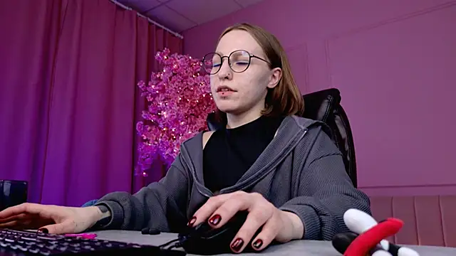 AphexQueen online show from February 28, 2025, 7:14 pm