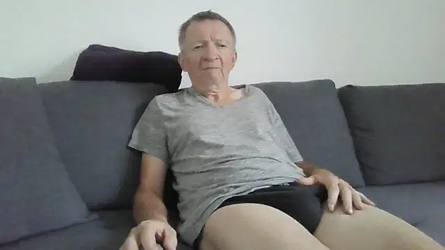 Snapshot of naturiste974 chatting on June 1, 2026, 5:29 am naturiste974 online show from June 1, 2026, 5:29 am