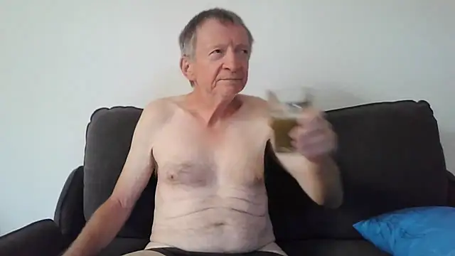 naturiste974 online show from February 10, 2026, 9:08 am