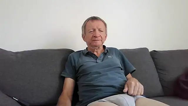 Snapshot of naturiste974 chatting on April 22, 2026, 3:19 pm naturiste974 online show from April 22, 2026, 3:19 pm