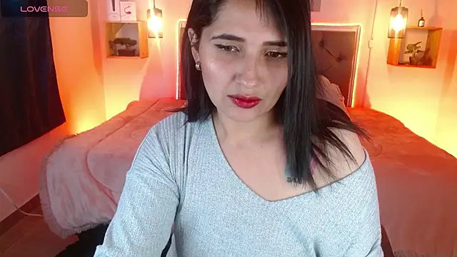 Snapshot of emily_leinner chatting on February 27, 2025, 2:21 pm emily leinner online show from February 27, 2025, 2:21 pm