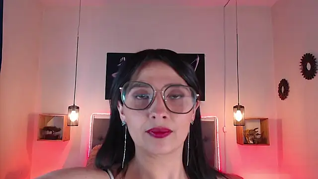 Snapshot of emily_leinner chatting on October 10, 2025, 2:51 pm emily leinner online show from October 10, 2025, 2:51 pm