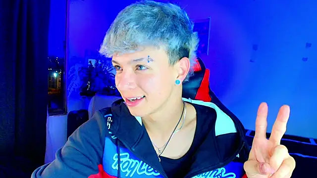 Snapshot of twink_sebas_ chatting on December 20, 2025, 2:20 pm twink sebas online show from December 20, 2025, 2:20 pm