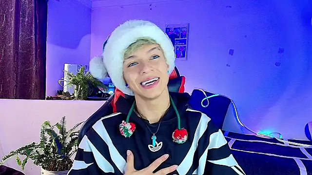 twink sebas  online show from December 16, 2025, 12:42 pm