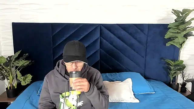 Snapshot of Andy_Joy_ chatting on November 7, 2025, 11:26 am Andy Joy online show from November 7, 2025, 11:26 am