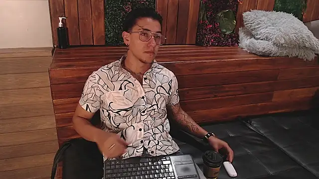 Snapshot of Andy_Joy_ chatting on November 10, 2025, 11:48 am Andy Joy online show from November 10, 2025, 11:48 am