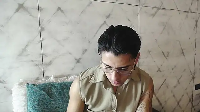 Snapshot of Andy_Joy_ chatting on October 30, 2025, 10:35 am Andy Joy online show from October 30, 2025, 10:35 am