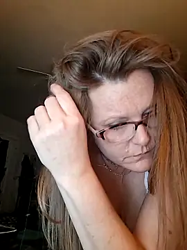 skyeb0787 online show from February 15, 2026, 5:52 am