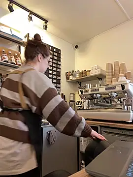 Snapshot of cinnabon_ chatting on November 15, 2025, 9:46 am cinnabon online show from November 15, 2025, 9:46 am