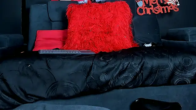 Coralinstone online show from December 30, 2024, 6:05 pm