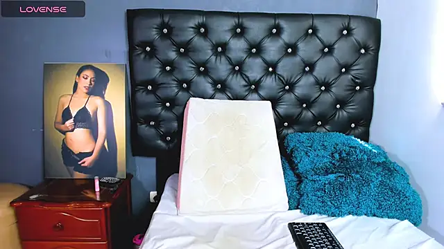 Snapshot of catalinamuss_ chatting on November 14, 2025, 6:22 pm catalinamuss online show from November 14, 2025, 6:22 pm