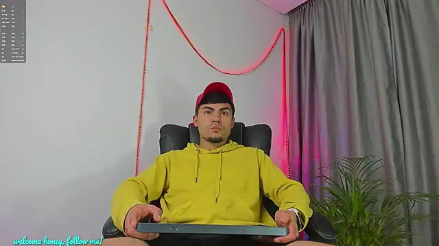 Snapshot of kalivan_voinesscu chatting on October 6, 2025, 5:08 am kalivan voinesscu online show from October 6, 2025, 5:08 am