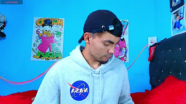 Snapshot of kalivan_voinesscu chatting on March 2, 2025, 7:10 am kalivan voinesscu online show from March 2, 2025, 7:10 am