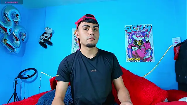 Snapshot of kalivan_voinesscu chatting on March 21, 2025, 6:05 am kalivan voinesscu online show from March 21, 2025, 6:05 am