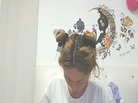 Snapshot of catalinadiaz666 chatting on March 29, 2026, 4:47 am catalinadiaz666 online show from March 29, 2026, 4:47 am