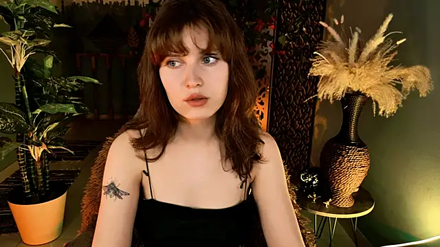 Snapshot of LolaAsmus chatting on March 28, 2026, 4:19 pm LolaAsmus online show from March 28, 2026, 4:19 pm