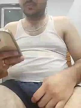 Snapshot of aks081 chatting on May 5, 2026, 1:58 pm aks081 online show from May 5, 2026, 1:58 pm