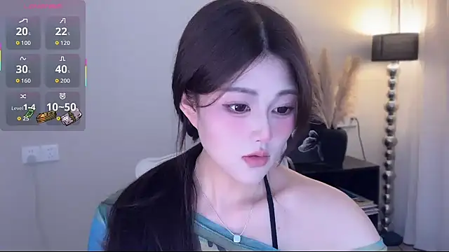 Snapshot of Strawberrybabyy1 chatting on October 31, 2025, 11:18 am Strawberrybabyy1 online show from October 31, 2025, 11:18 am