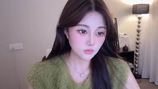 Snapshot of Strawberrybabyy1 chatting on November 1, 2025, 11:37 am Strawberrybabyy1 online show from November 1, 2025, 11:37 am